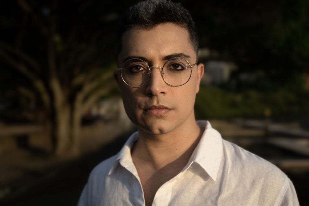 Arthur Nogueira canta Antonio Cicero com a intimidade de parceiro e fã