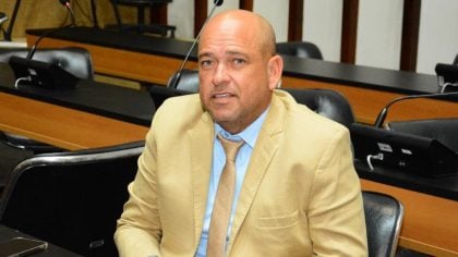 PF faz operação contra milícia ligada a deputado Binho Galinha; ele está foragido
