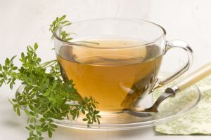 8 benefícios da arruda para a saúde e como usá-la