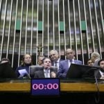 Câmara aumenta penas para crimes como extorsão e escudo humano