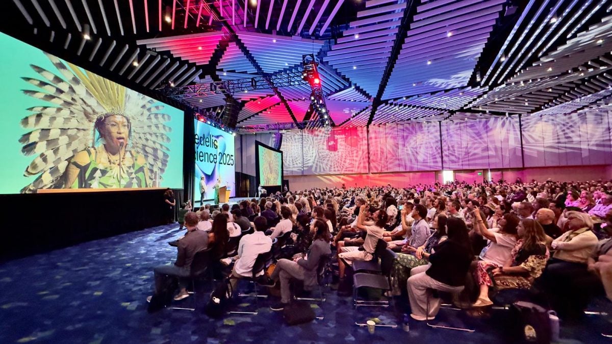 Quando a experiência psicodélica saiu do laboratório e ganhou as ruas