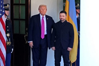 Trump pede que Zelensky chegue a acordo com a Rússia para encerrar o conflito