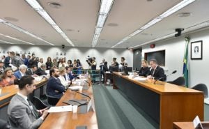 Conselho de Ética arquiva processo contra Eduardo Bolsonaro por trama nos EUA