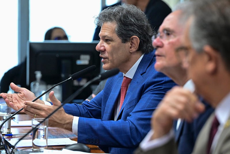 Haddad defende revisar a tributação de fintechs e promete ‘embate mais firme’ com bets