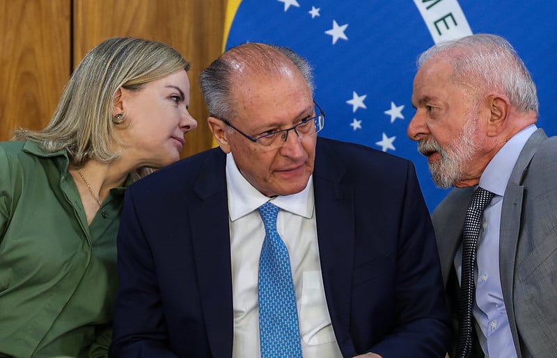 ‘Mete a faca’: A ofensiva do governo Lula contra o Centrão após derrota na MP do IOF