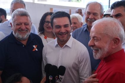 Sabino desafia União Brasil, mantém apoio a Lula e expõe divisão entre a cúpula e a base do partido