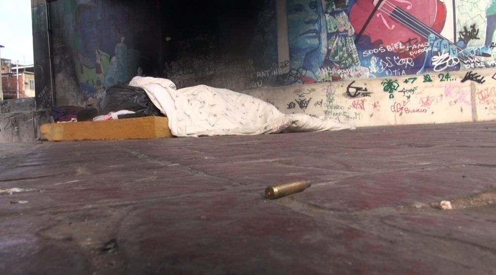 Polícia investiga ataque com tiros de fuzil a pessoas em situação de rua no Rio