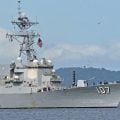 Navio de guerra dos EUA chega a Trinidad e Tobago, em frente à Venezuela