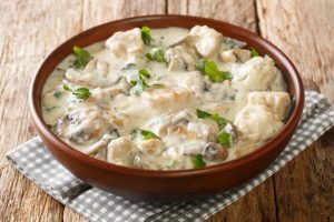 8 receitas de frango ao molho que vão te surpreender