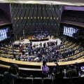 Falsificação de bebidas, combate à pedofilia e eleições: Os temas da pauta da Câmara nesta quinta