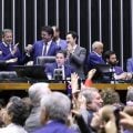 Quem são os 18 deputados que não votaram na ampliação da isenção do IR na Câmara