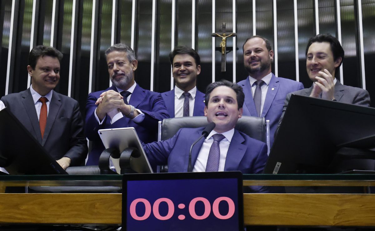 Câmara aprova de forma unânime a ampliação da isenção do IR para até R$ 5 mil