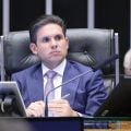 Sem governo e Centrão, reforma administrativa encalha e deixa Hugo Motta isolado na Câmara