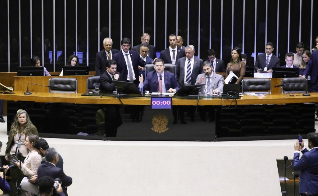 Congresso aprova projeto que abre caminho para tornar permanente a isenção de IR até R$ 5 mil