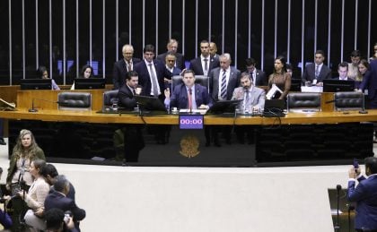 Congresso aprova projeto que abre caminho para tornar permanente a isenção de IR até R$ 5 mil