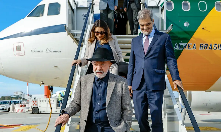 Lula chega a Roma para Fórum Mundial da Alimentação e primeiro encontro com Papa Leão XIV