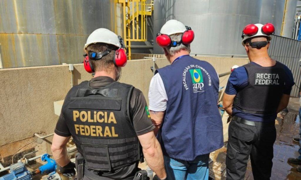 Intoxicação por metanol: Operação da PF fiscaliza 24 empresas do setor sucroalcooleiro