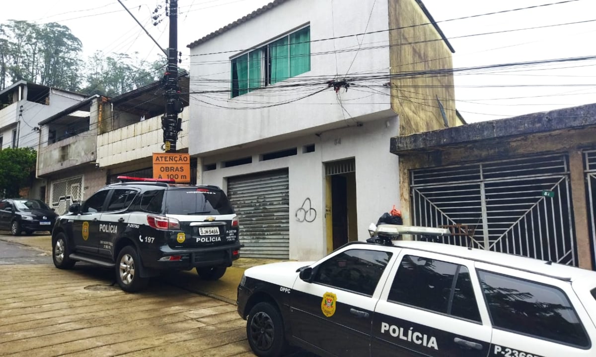 Polícia fecha fábrica que adulterava bebidas com metanol em São Bernardo do Campo