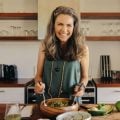 8 dicas para cuidar da saúde e da alimentação na menopausa