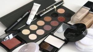 Como fazer sua primeira venda no mercado de cosméticos