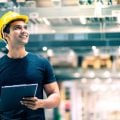Indústrias adotam Smart Worker e reduzem acidentes em até 40% com monitoramento