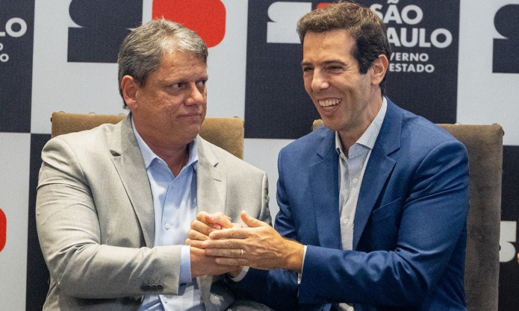 Governo Tarcísio erra data de 2ª Guerra Mundial em material didático; deputado recorre ao MP