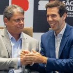 Governo Tarcísio erra data de 2ª Guerra Mundial em material didático; deputado recorre ao MP