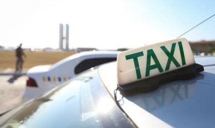 Comissão aprova fim de cobrança de taxa para taxistas