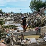 Passagem do tufão Kalmaegi deixa mais de 100 mortos nas Filipinas