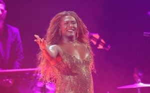 Brasileiros conquistam Grammy Latino em 10 categorias; veja a lista de artistas premiados