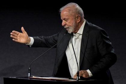 ‘Lição de democracia para o mundo’, diz Lula sobre prisões de Bolsonaro e generais
