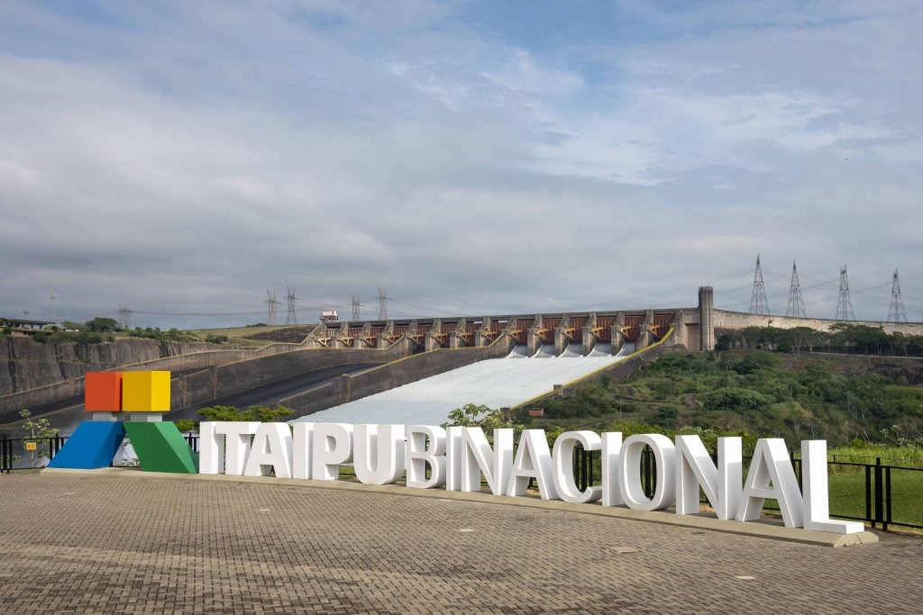 Após caso Abin, Brasil e Paraguai retomam negociações sobre Itaipu