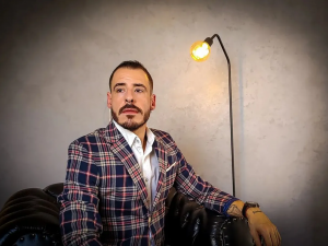 Influenciador do movimento ‘red pill’ é preso no interior de SP após agredir a namorada