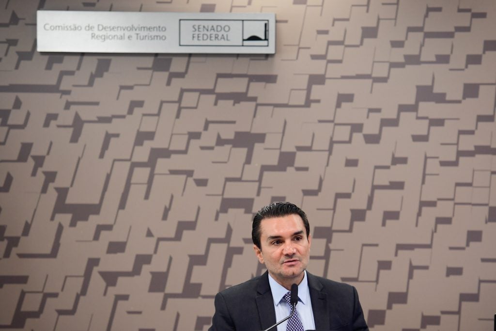 União Brasil expulsa Celso Sabino por não romper com Lula