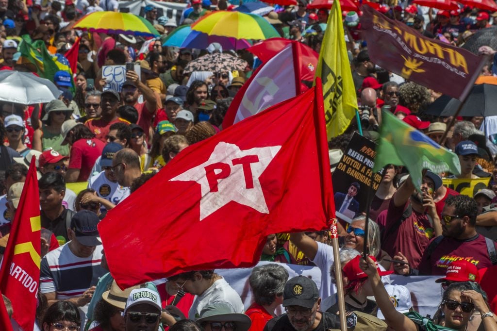 Os partidos políticos com a maior relevância nas redes sociais, segundo pesquisa