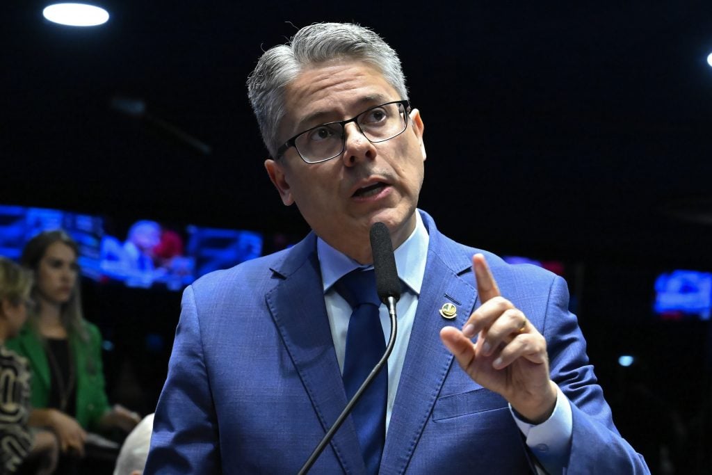 Quem é Alessandro Vieira, escolhido para relatar o PL Antifacção no Senado