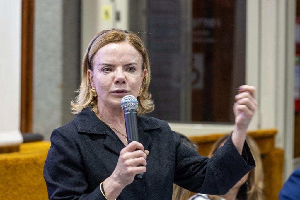 Por que Gleisi será a fiel da balança na relação estremecida entre Alcolumbre, Motta e líderes de Lula