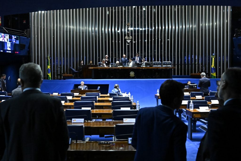Senado aprova projeto que retoma parte da MP do IOF
