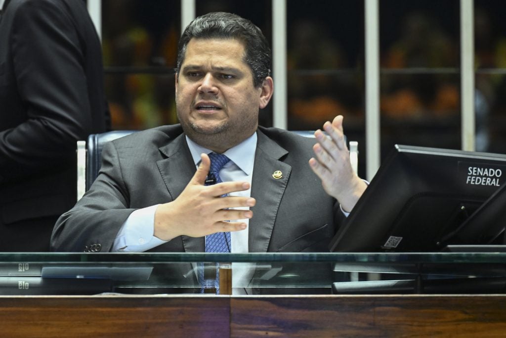 Senado aprova ‘pauta-bomba’ que libera a aposentadoria especial para agentes comunitários