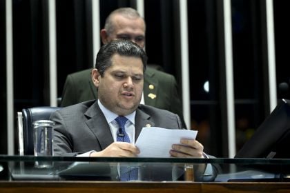 Alcolumbre confirma sessão para analisar vetos de Lula nesta semana