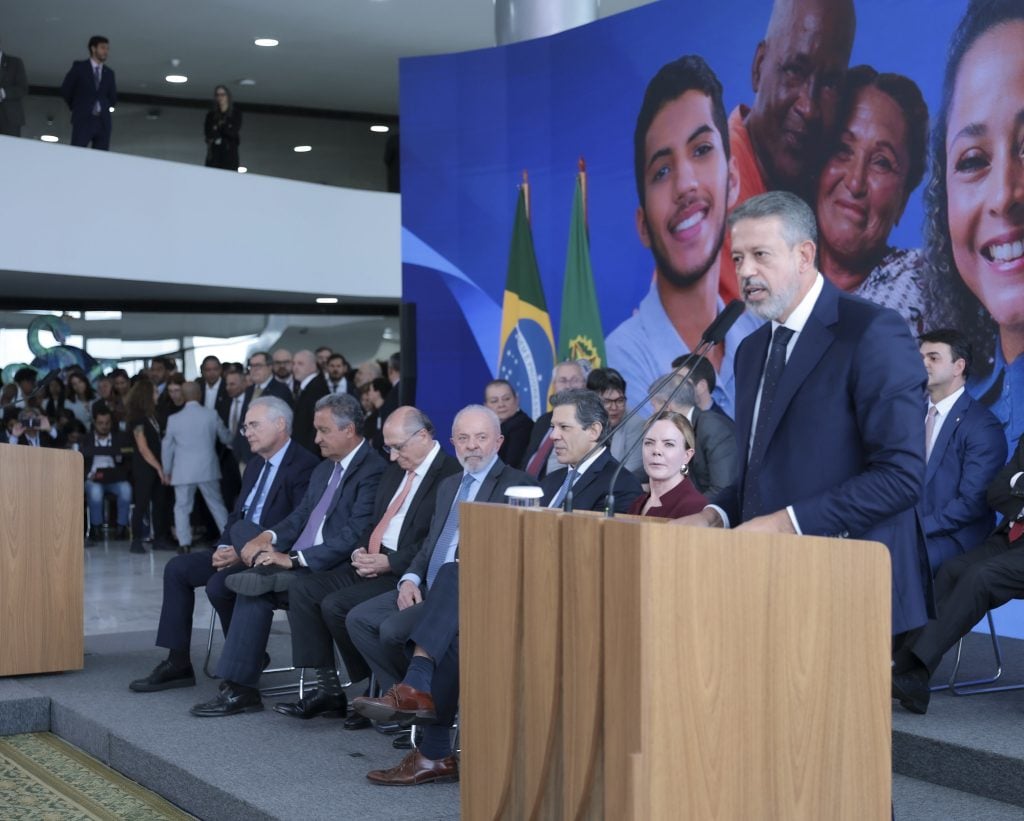 Como o Centrão reagiu aos afagos de Lira a Lula 