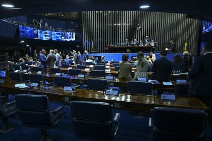 Senado aprova projeto que torna crime barricadas para cometer crimes