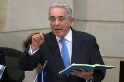 Justiça da Colômbia condena irmão de ex-presidente Uribe por homicídio