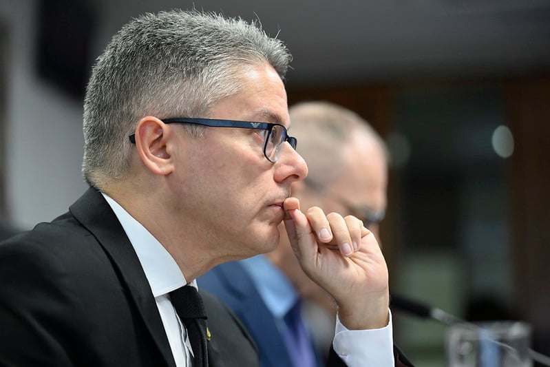 Quando o novo texto do PL Antifacção será apresentado ao Senado, segundo Alessandro Vieira