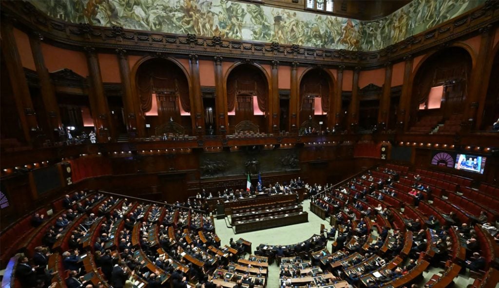 Itália amplia definição de estupro para incluir a falta de consentimento