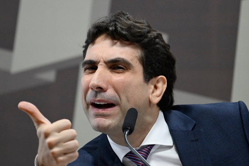 Galípolo defende manutenção de juros altos e diz que BC ‘tem obrigação legal’ de mirar meta de 3% na inflação