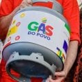 Como vai funcionar o programa do governo federal que distribui gás gratuito para famílias de baixa renda