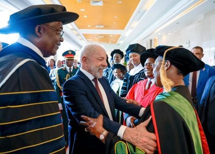 Lula recebe em Moçambique seu 42º título de doutor honoris causa