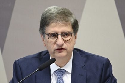 Em sabatina, Gonet diz que PGR atua sem bandeiras partidárias e rejeita ‘busca por aplausos’