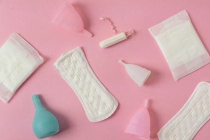Primeira menstruação: veja o que a sua filha precisa saber sobre a menarca